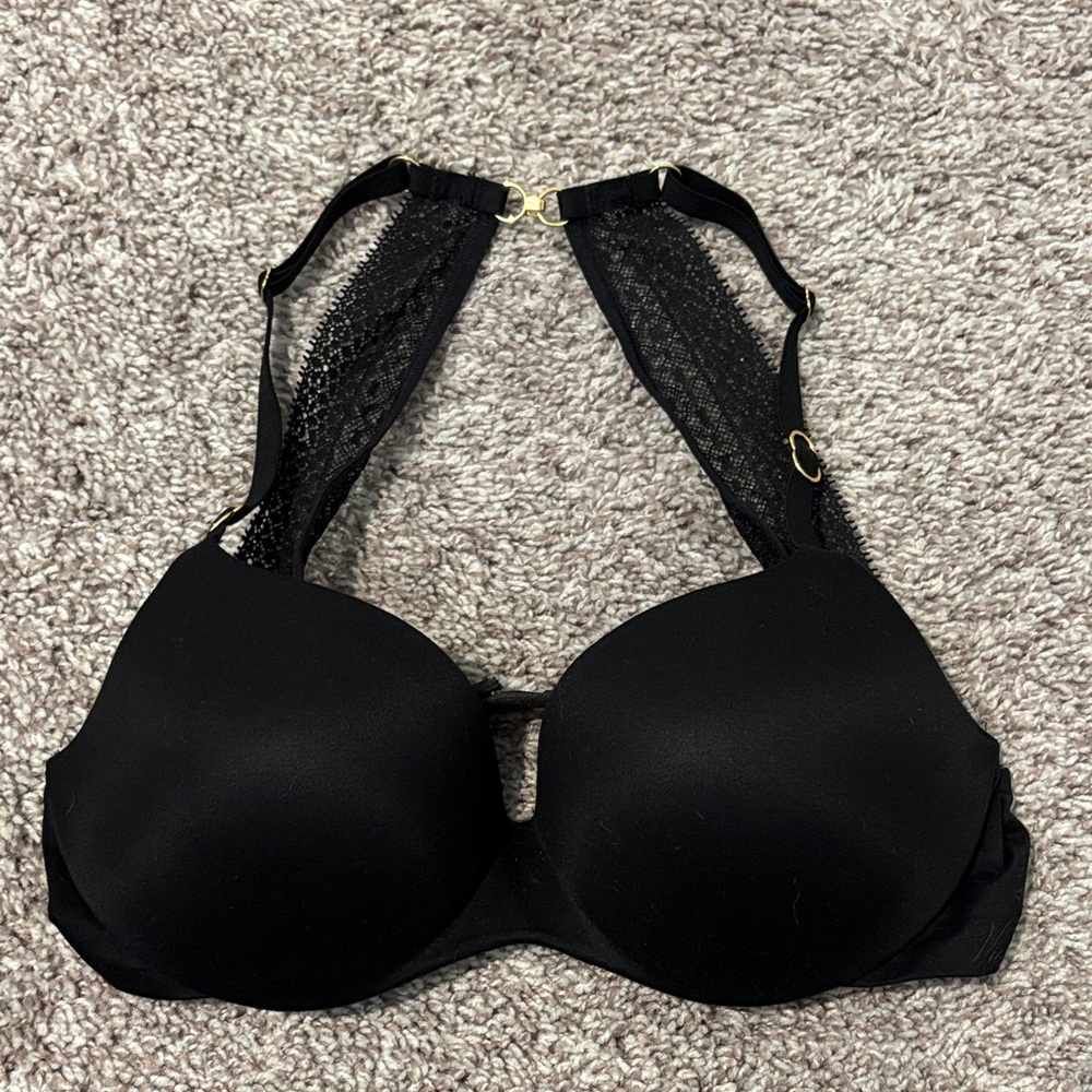 Victoria's Secret Elegant Black Bra with Lace - 32C